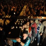 Miles de fieles en el Via Crucis de la Avenida de Mayo