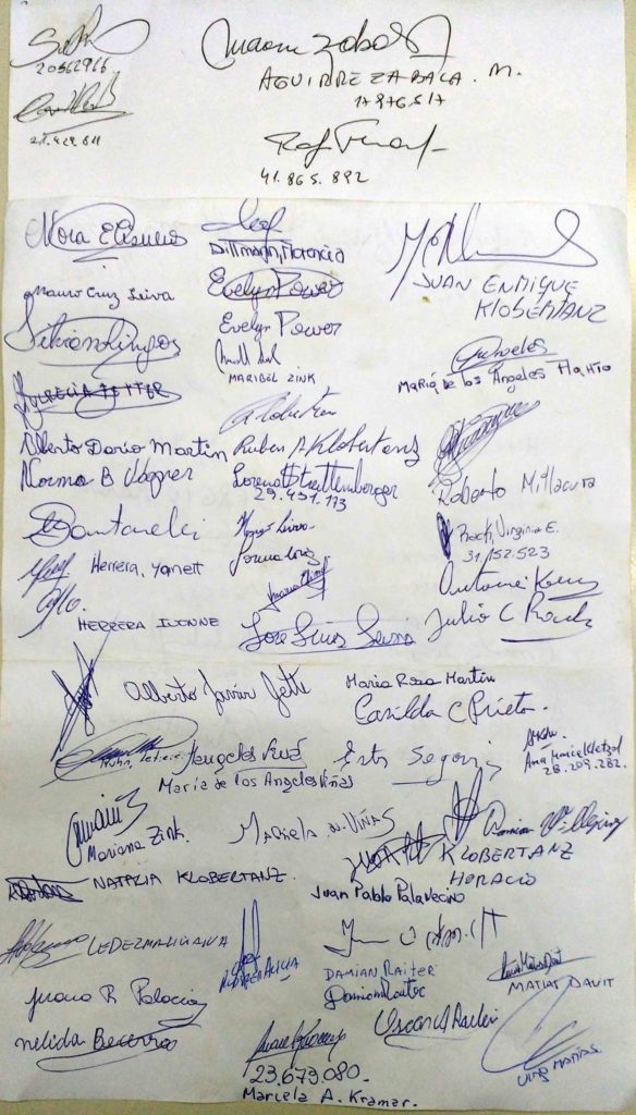 Firmas Contra el Cierre de la Escuela - 0