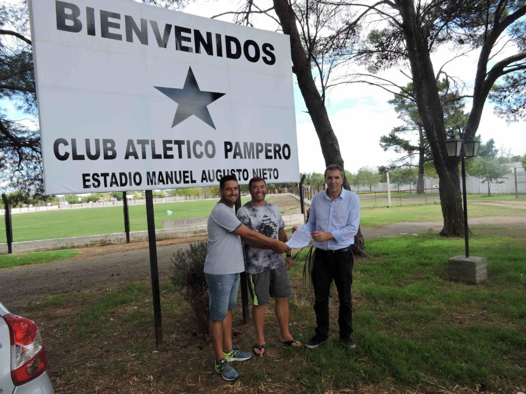 Tindiglia entrega subsidio en Guatraché I